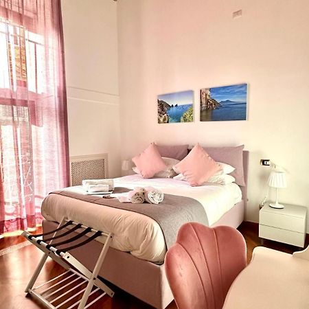 Pink Star Napoli Luxury Apartment Buitenkant foto