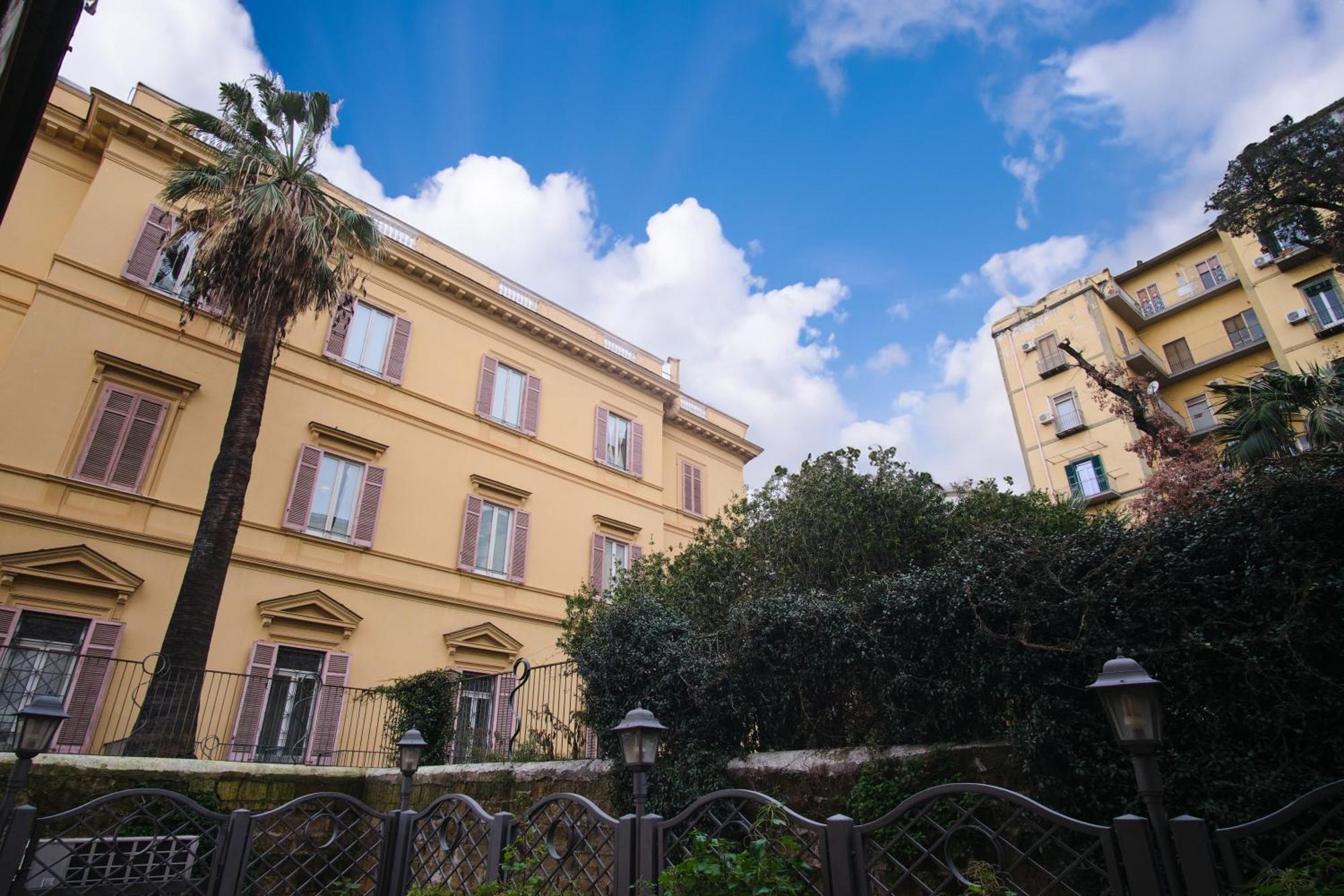Pink Star Napoli Luxury Apartment Buitenkant foto